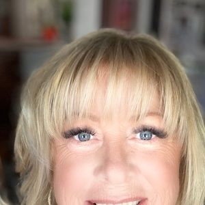 Meet your Posher, Josee